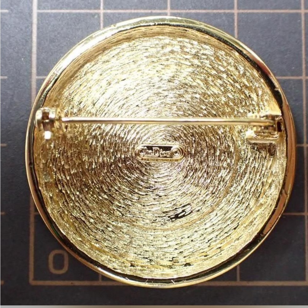 Christian Dior Gold and Faux Pearl Circular Brooch - Picture 7 of 7